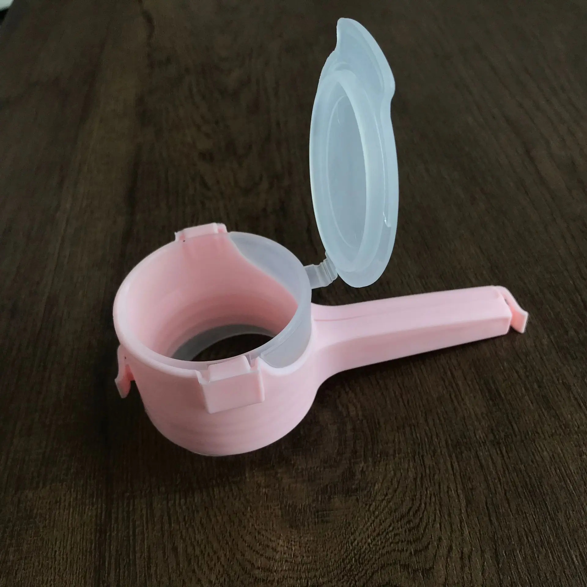 Plastic closing bag Large Food Snack Bag tools Storage Sealing Clips Seal Clamp Plastic kitchen accessories Pour Spout with lid