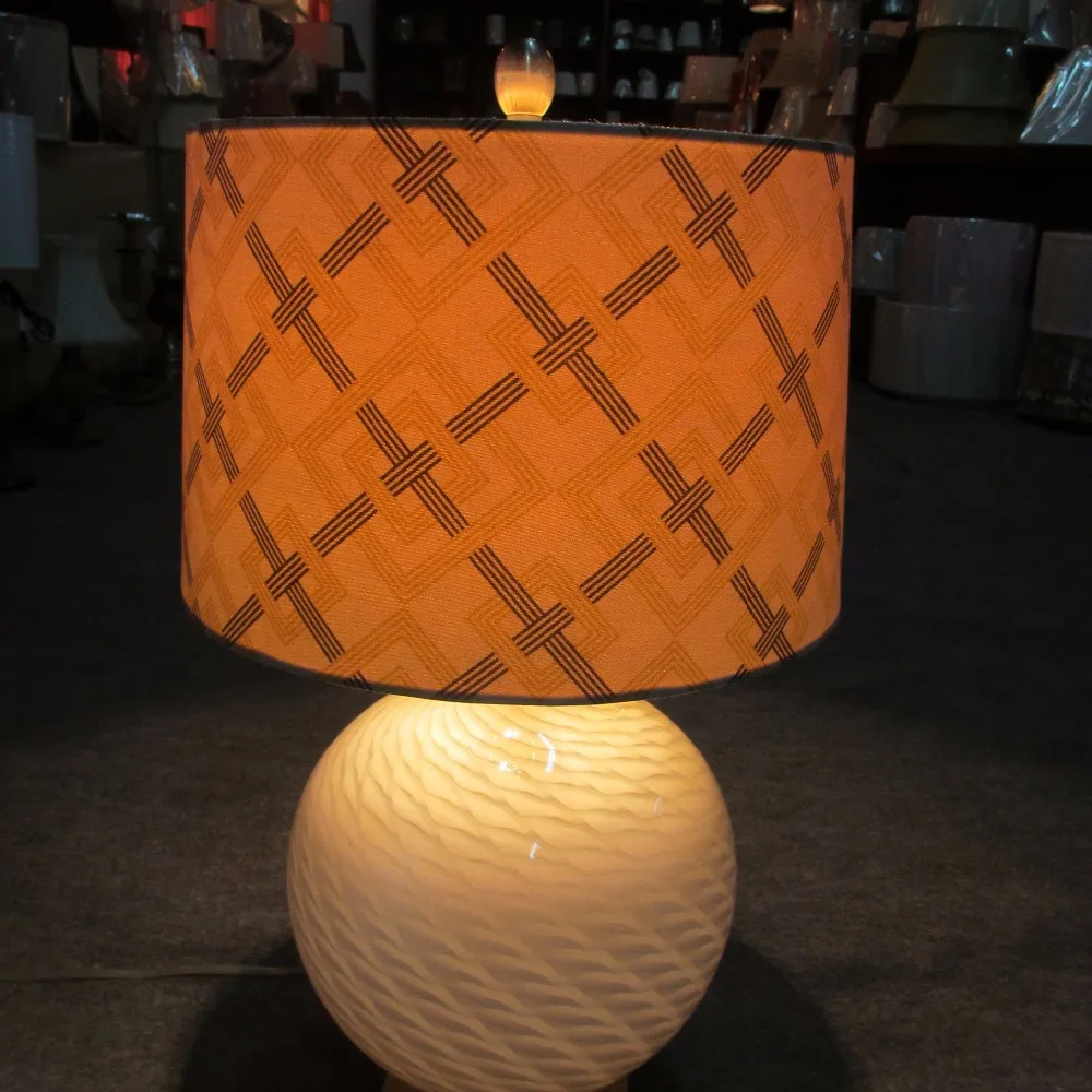 Applicable to the hotel fabric plastic lamp shade porcelain table lamp