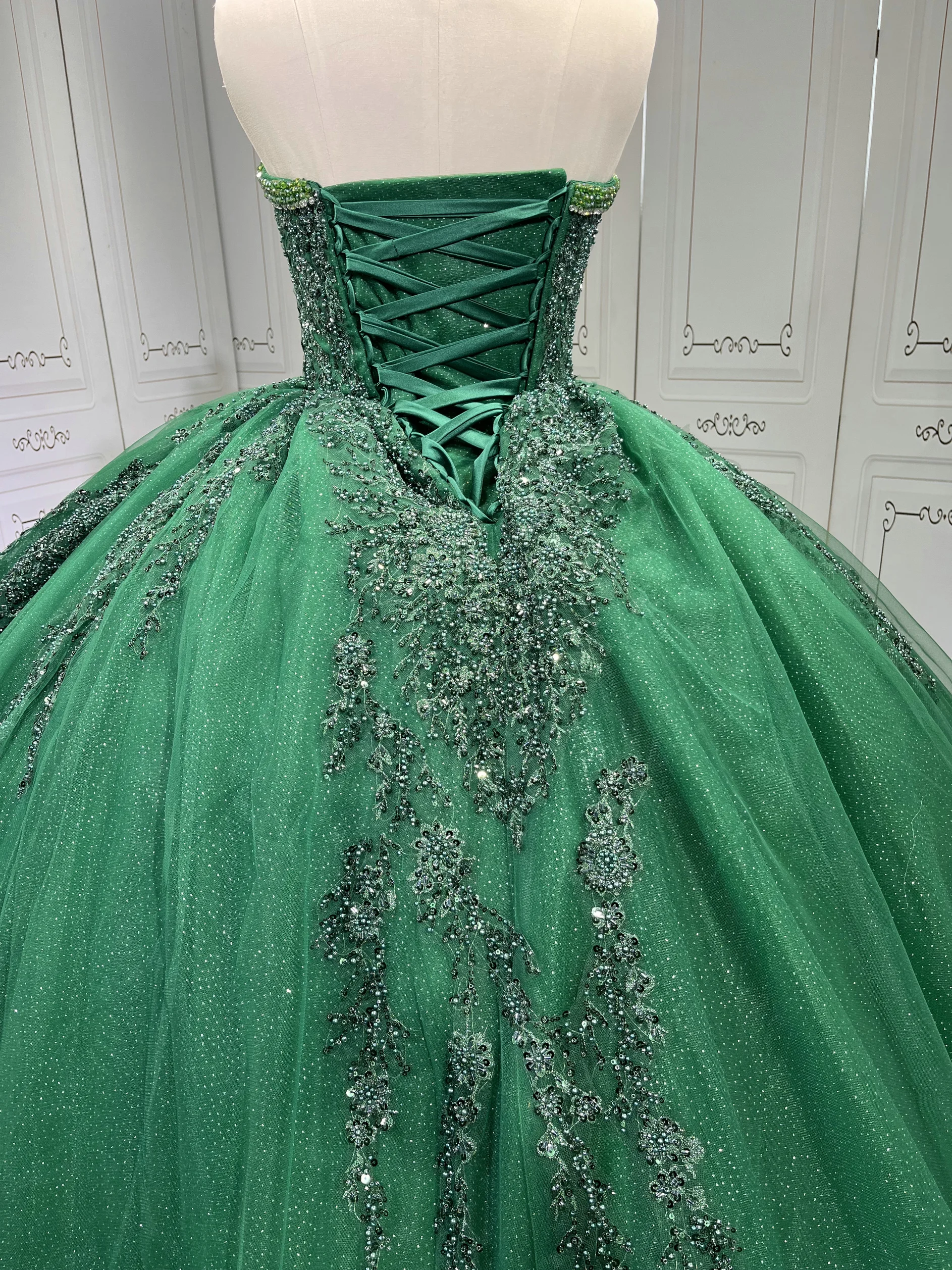 Mumuleo Ruffled Green Quince Dress Sleeveless Vestidos De 15 Anos Crystal Strapless Sweet 15 Gowns Mumuleo Ruffled Green Quince Dress Sleeveless Vestidos De 15 Anos Crystal Strapless Sweet 15 Gowns
