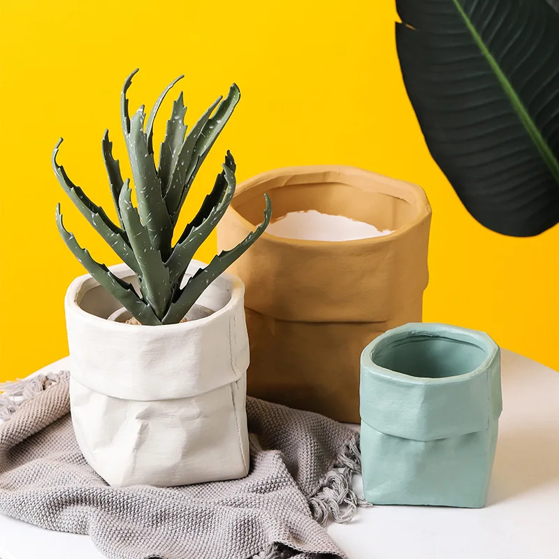 Vaso In Ceramica Fatto A Mano Con Design A Sacchetto Di Carta Sgualcito, Colore Bianco, Dimensioni 15,3 X 9,6 X 8 Cm, Ideale Per Fiori Freschi O Secchi, Regalo Elegante Per Casa