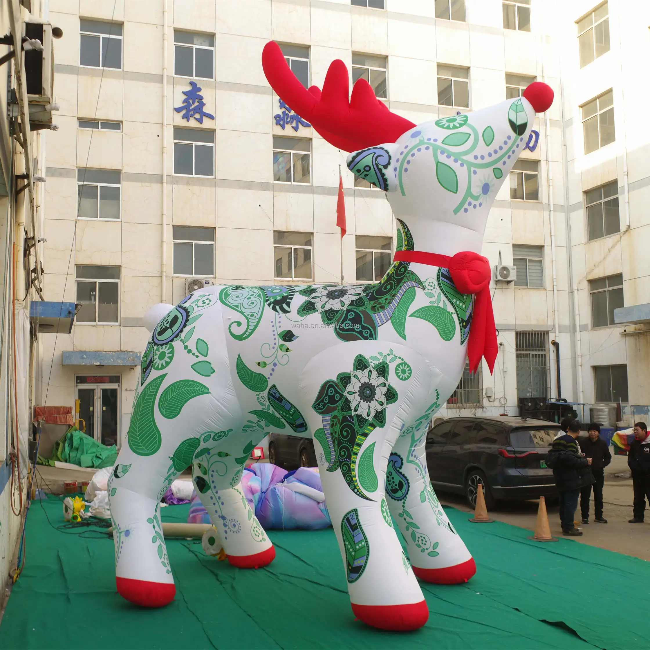 Personalized Christmas Character Model White Inflatable Reindeer 5m Winter Cartoon Animal Mascot Blow up Deer Balloon for Yard