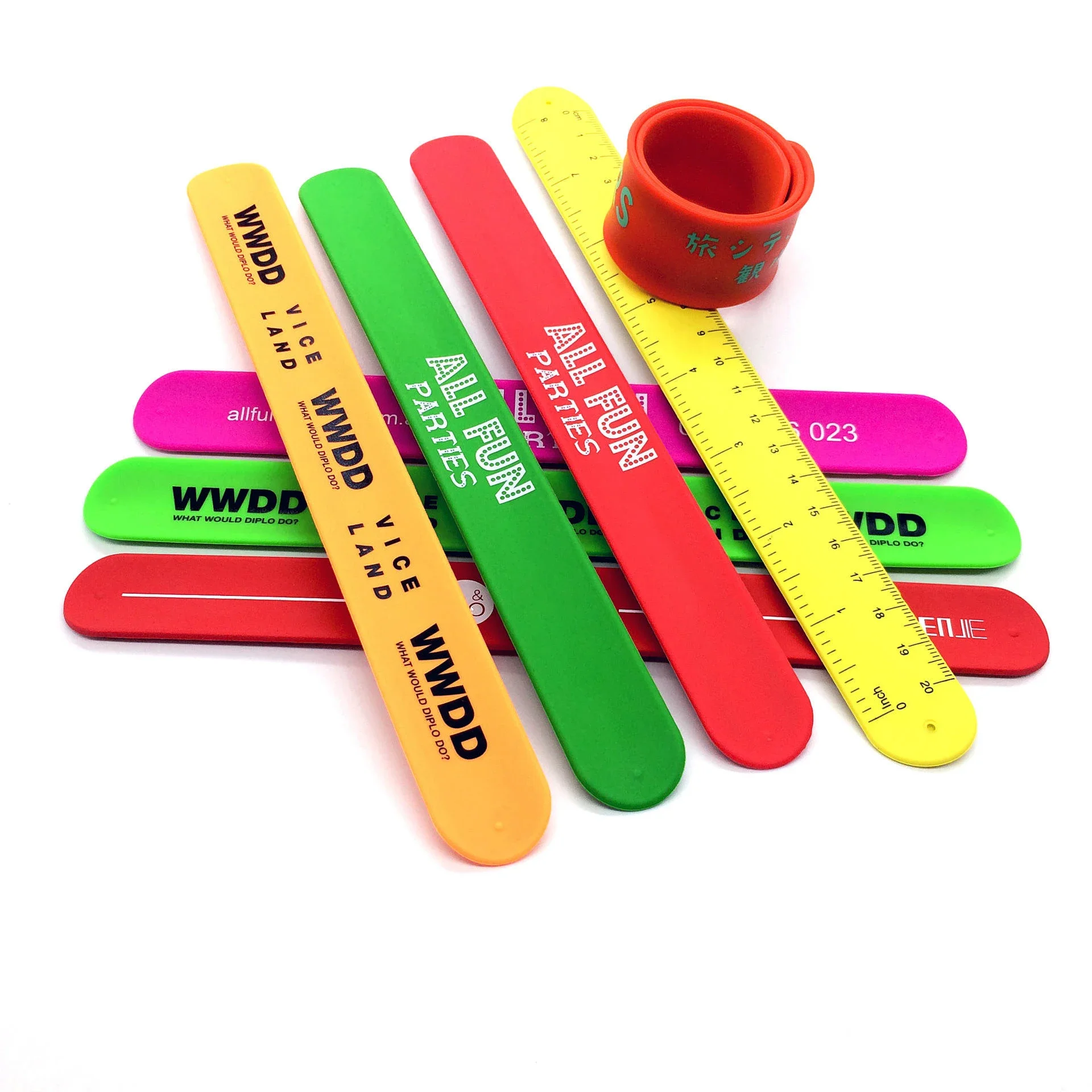 50 Slap Bracelets Blancs – Bracelets à Claquer En PVC/Acier – Activité Créative Enfant – Fêtes, Anniversaires, Cadeaux