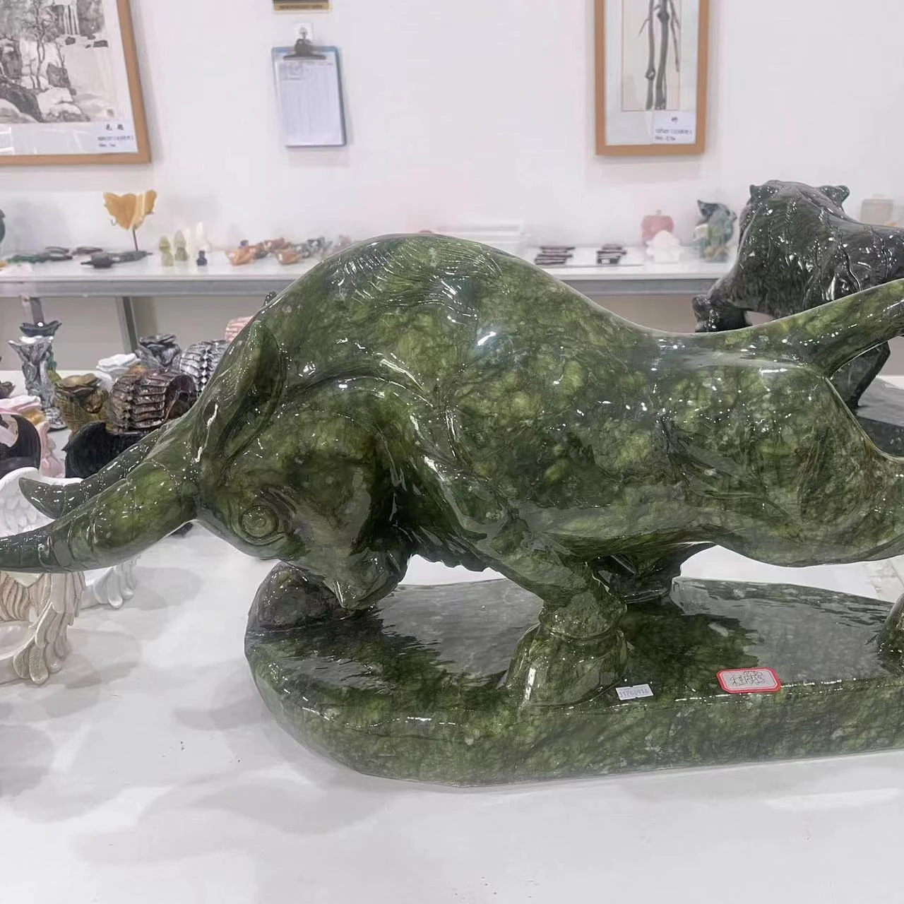 Hot Sale Natural Crystal Xiuyan Jade Bull Big Size for Home Decoration Wedding Gift