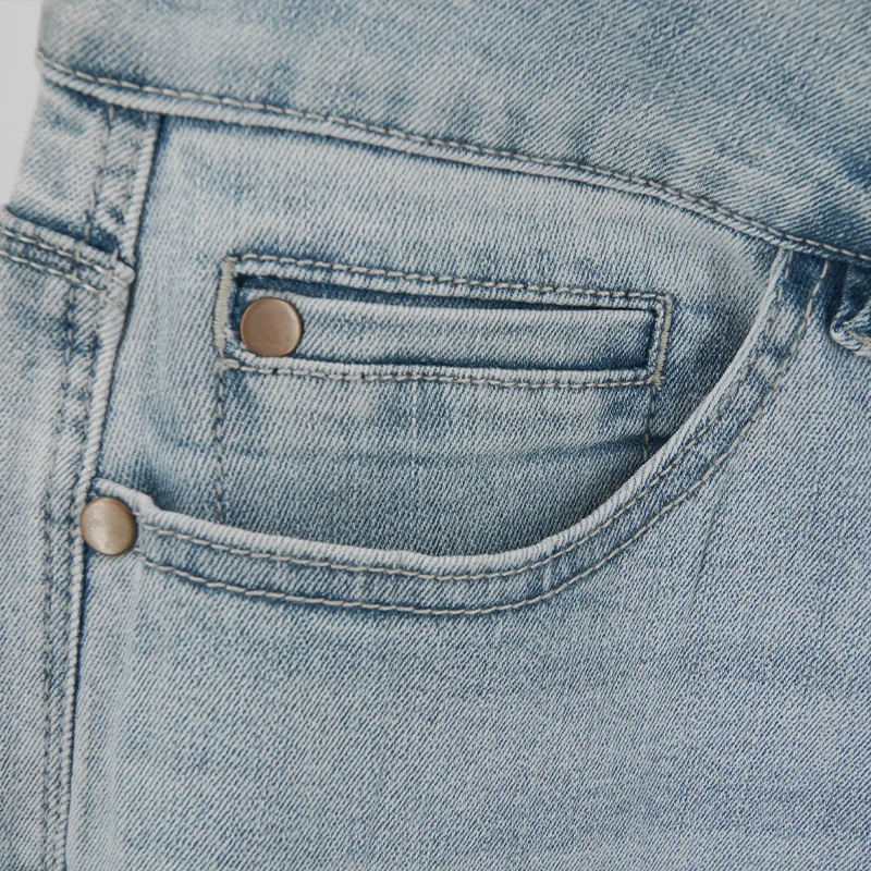 Women in Embroidered Wide-leg Jeans