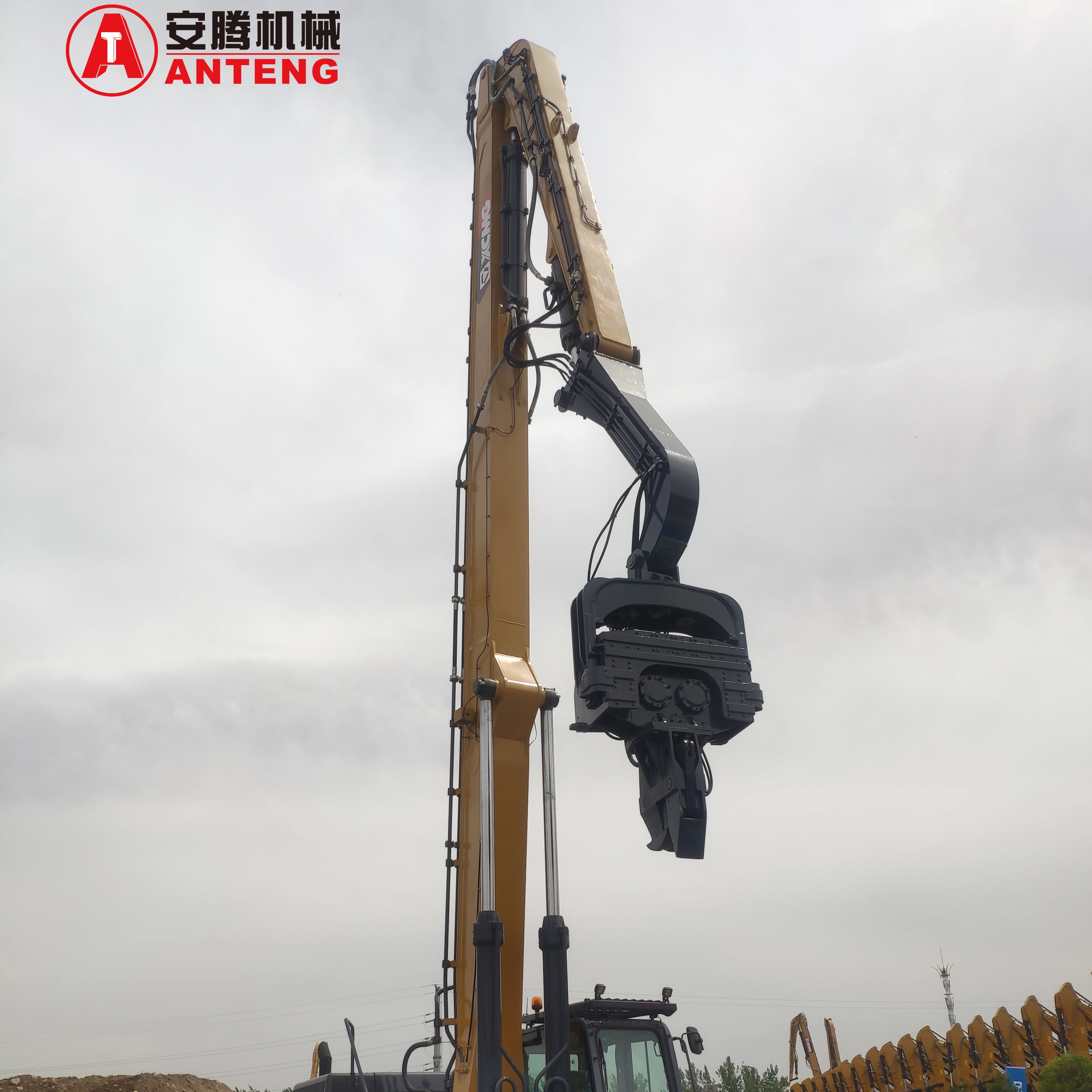 60Ton Excavator Mounted Pile Hammer Strong Centrifugal Force Vibro Hammer