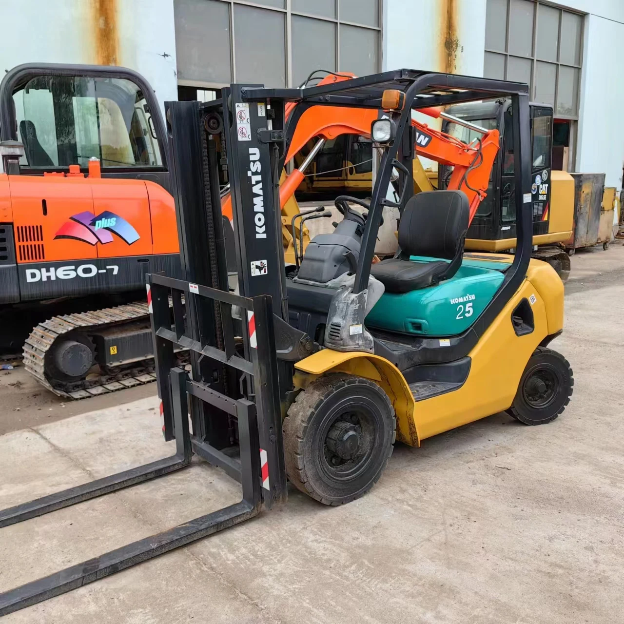 コマツフォークリフトFG25NT-16 ガス使用2.5t 5687h(A235