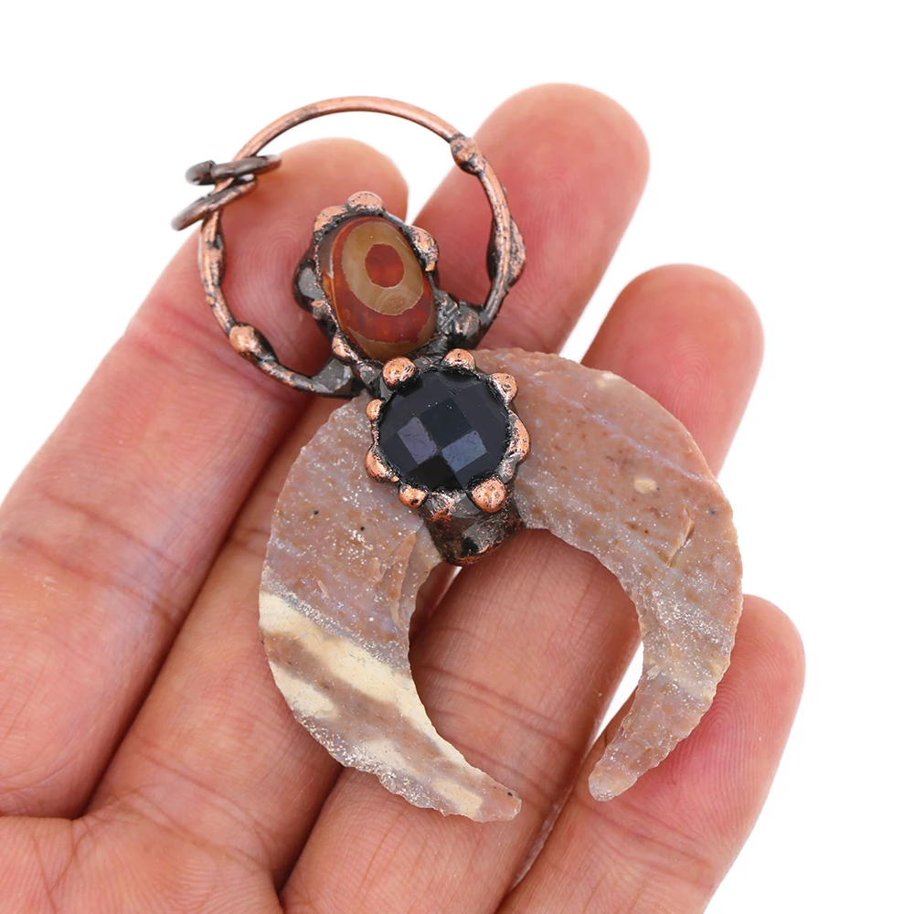 Natural Stone Agate Crescent Moon Pendants Vintage BOHO Jewelry Healing Crystal Necklace Pendant