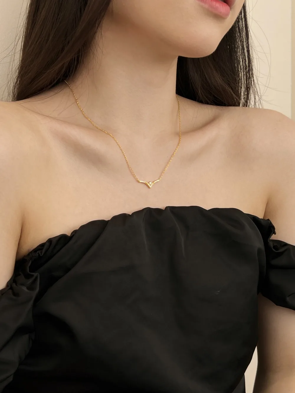 KAKODIY Geometric Customized 18K Gold Plated Necklace 925 Sterling Silver Jewelry V Shape Cubic Zirconia Heart Shape Necklace for Women detail 4