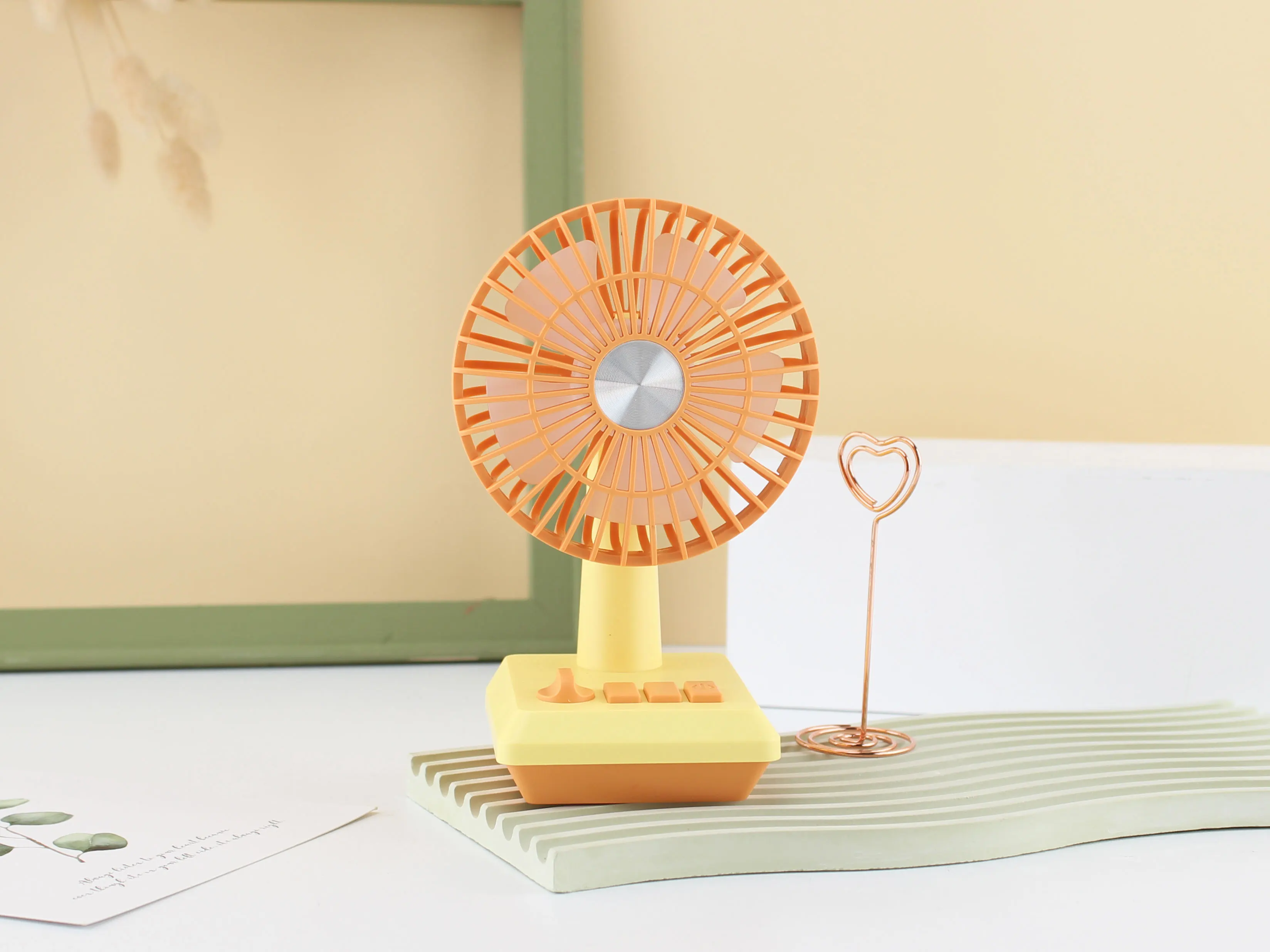 Mini ventilateur sur pied USB classique, Design clé, cadeau, lumières LED, ventilateur portatif de table pour l'extérieur, le bureau, la maison, la voiture