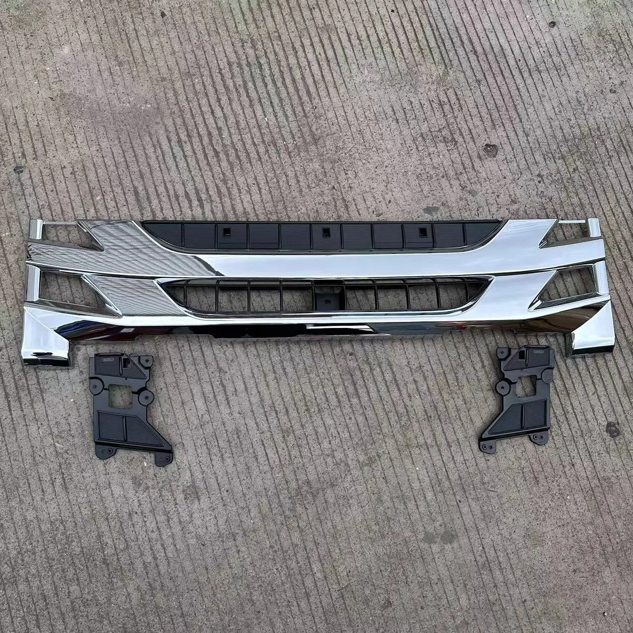 GHCD Hot Product/high Quality/factory Price Japanese Truck ISUZ New NPR/700P2008 Year's Chrome-plated Grille