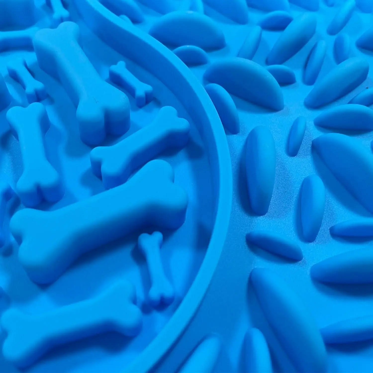 Zmaker Zoning Design Pet Bathing Grooming Distraction Wall Mounted