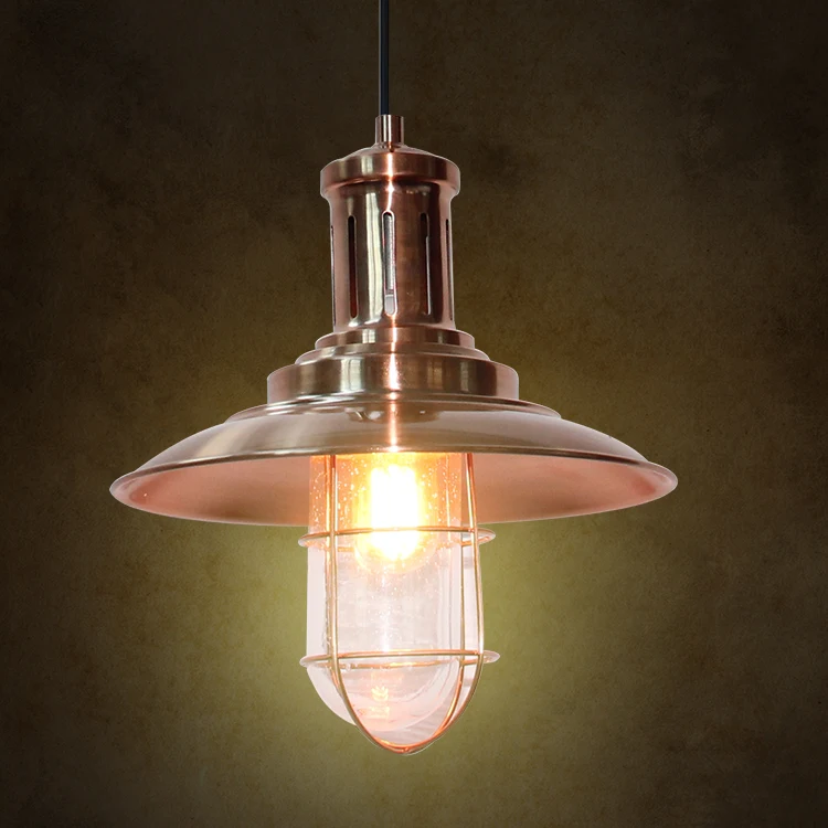 传统的老式金属枝形吊灯,发光的家居装饰照明室内照明灯具,吊灯