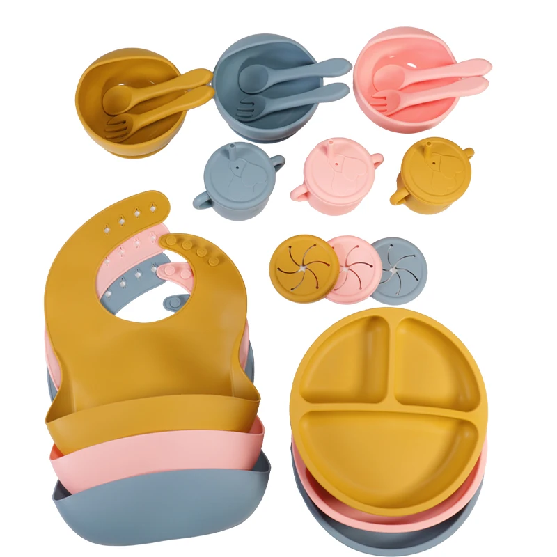 Ensemble de repas en silicone 7PCS bavoir motif assiette avec fond à succion tasse avec couvercle ensemble de vaisselle pour bébé Babero couverts  