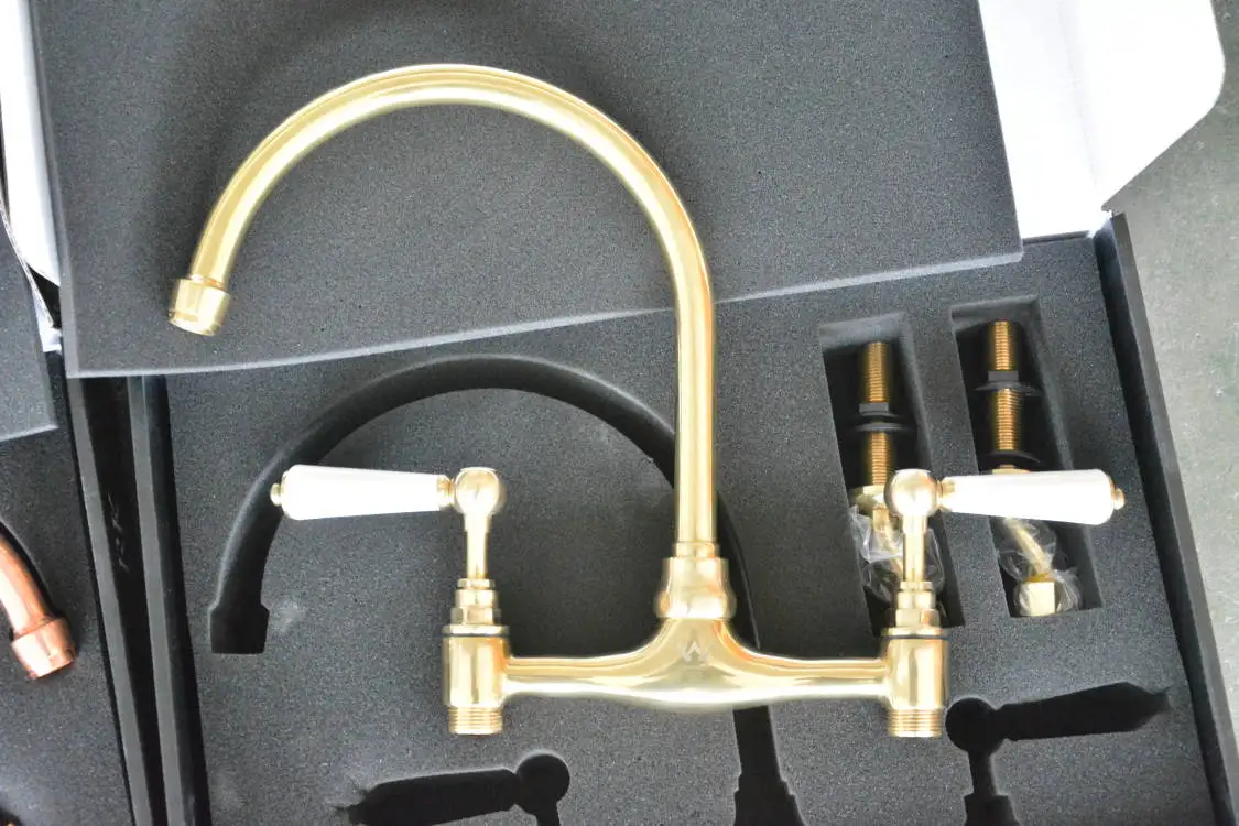 Luxury Bridge Brass Kitchen Tap With Side Sprayer factory