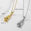 Collana a mano in preghiera