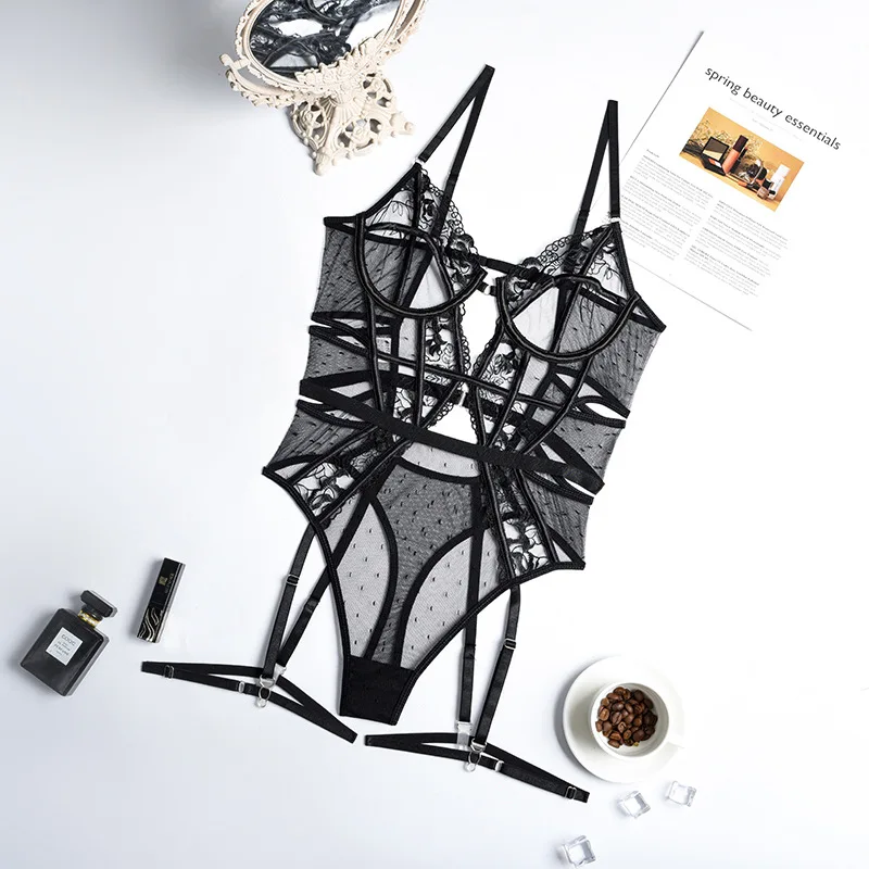 紧身衣女花卉刺绣西装裤女式工装镂空透明女式蕾丝紧身衣批发 Buy Bodycon性感花卉 连体衣推高刺绣 连体衣批发