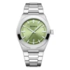 vert avec montre argentée
