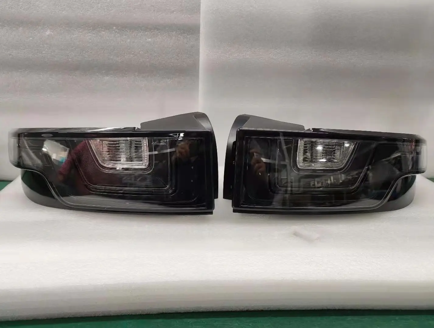 MZORANGE Rear Right Bumper Tail Light For Land Rover Range Rover Evoque 2011-2018