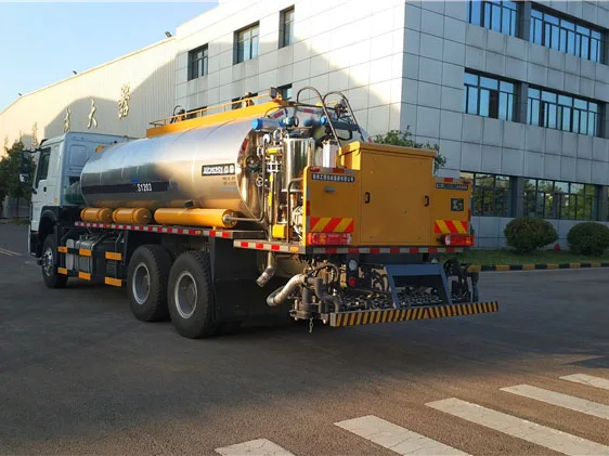 8cbm Asphalt Distributor Machine XLS803