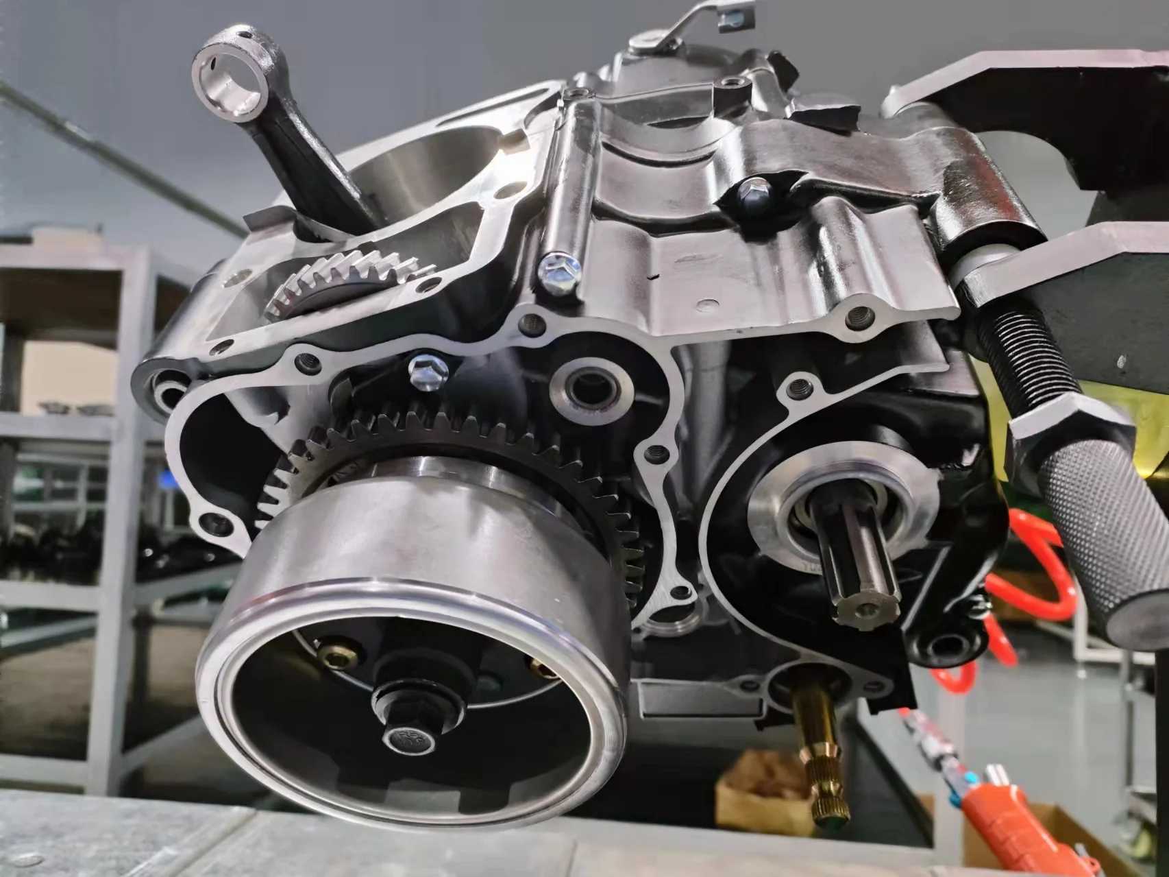 Мотоциклетный двигатель с водяным охлаждением