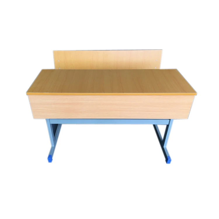 Скамейка для двух человек, школьный стол и стул