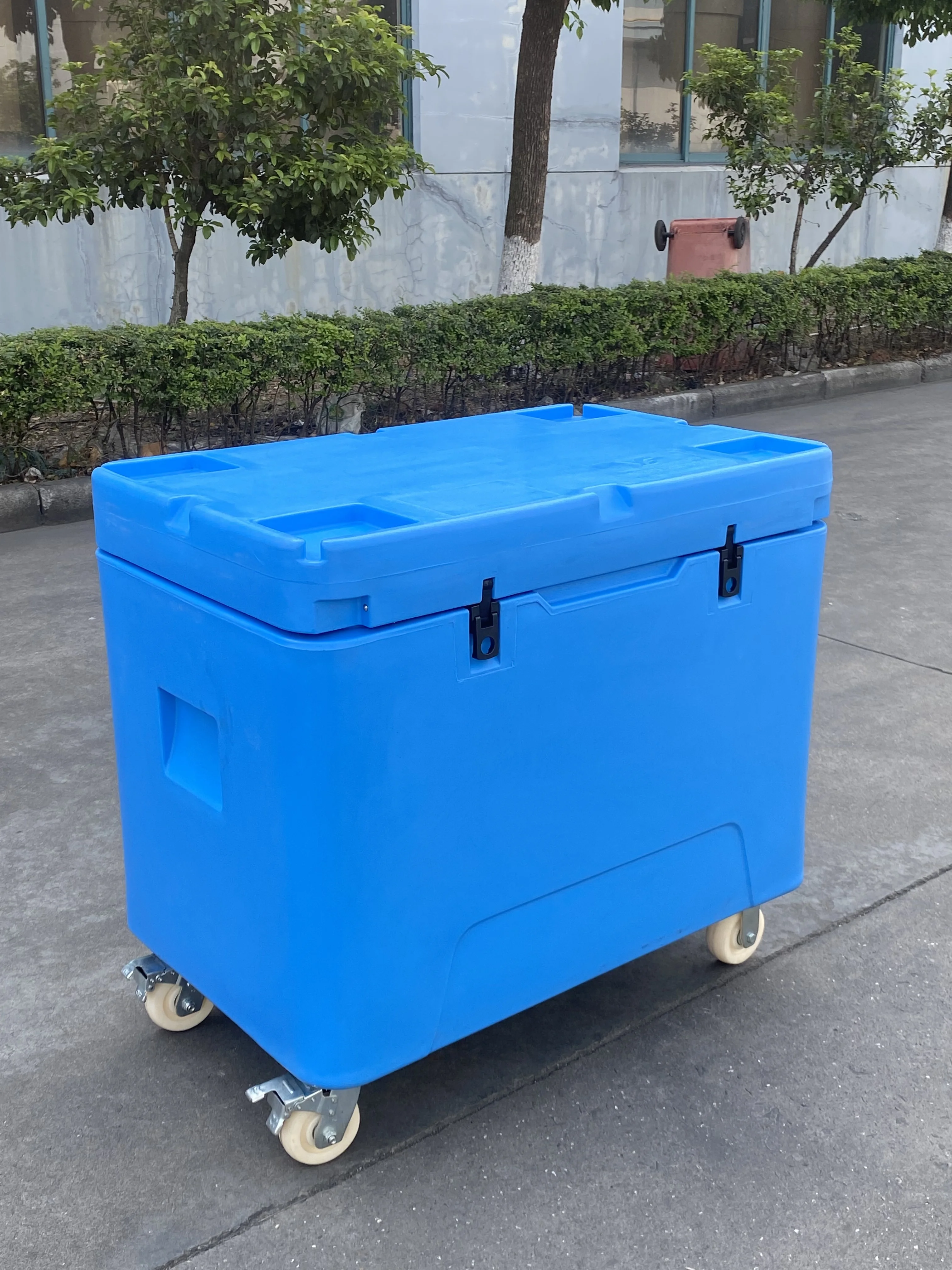 330L Rotomolded Dry Ice Cooler Box with Lockable Casters