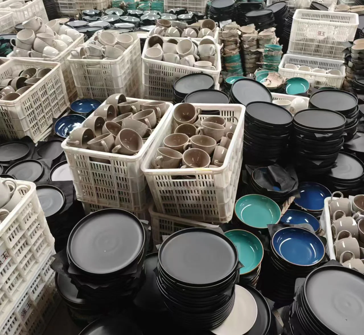 Ceramic Stock Factory Direct Wholesale Cheap Price Stock Ceramic Plate Bowls Mixed Ceramic Stock by Box Carton