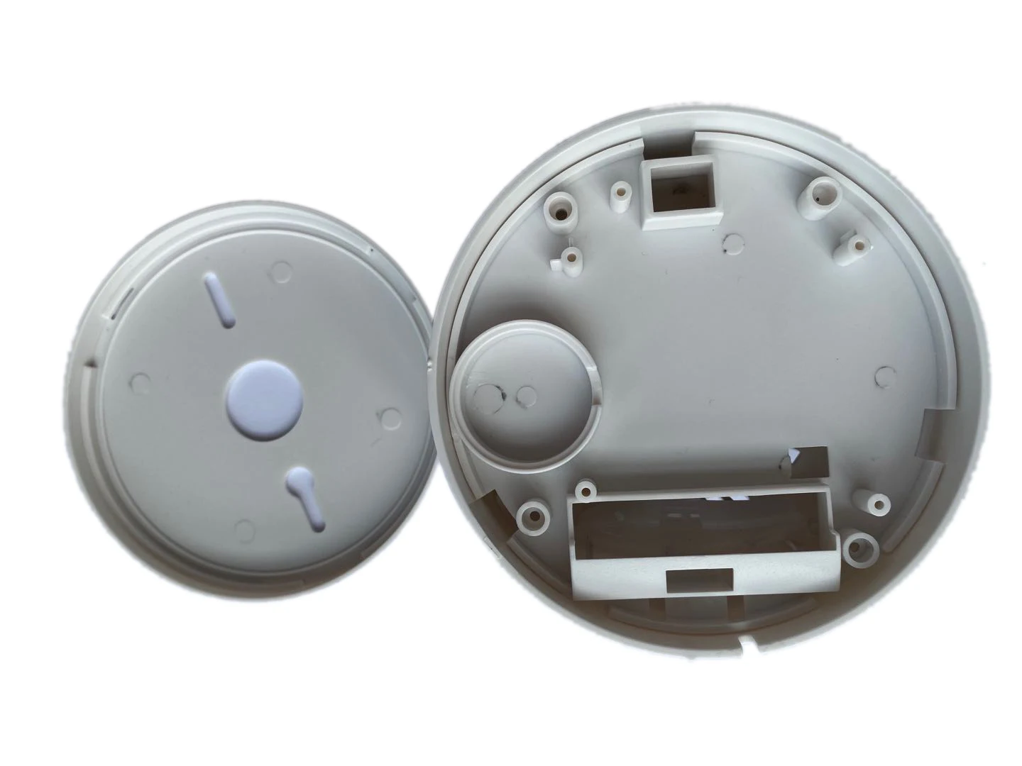 9DC New Style Plastic Smoke Detector Case with Alarm Champer and Battery Replacement Features