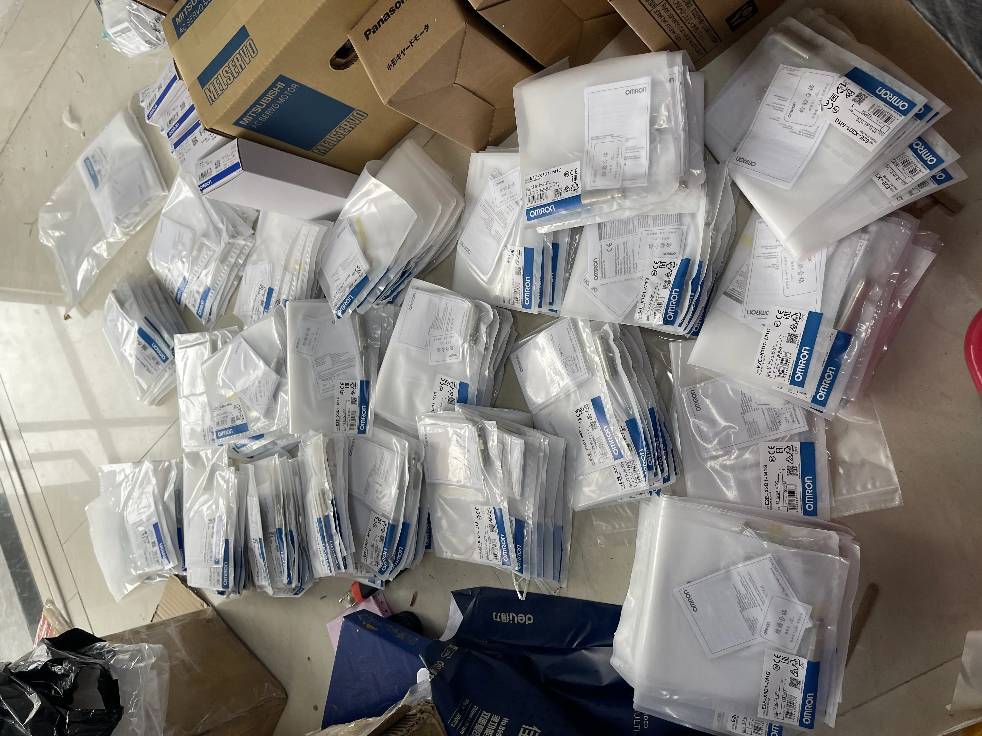 Omron Proximity Sensor E2E-X3D1-M1G