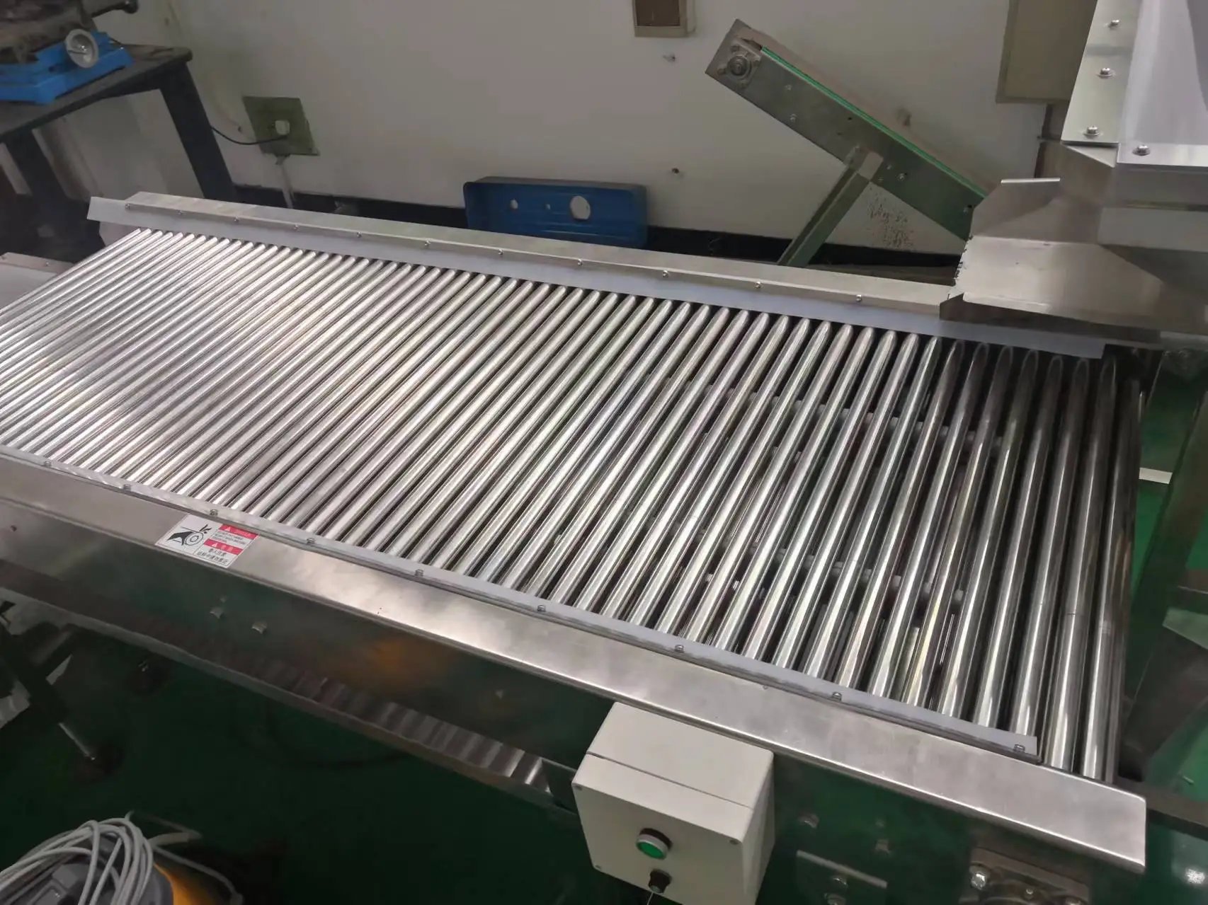 Semi-automatic Blueberry Fruit Punnet Container Packing Equipment