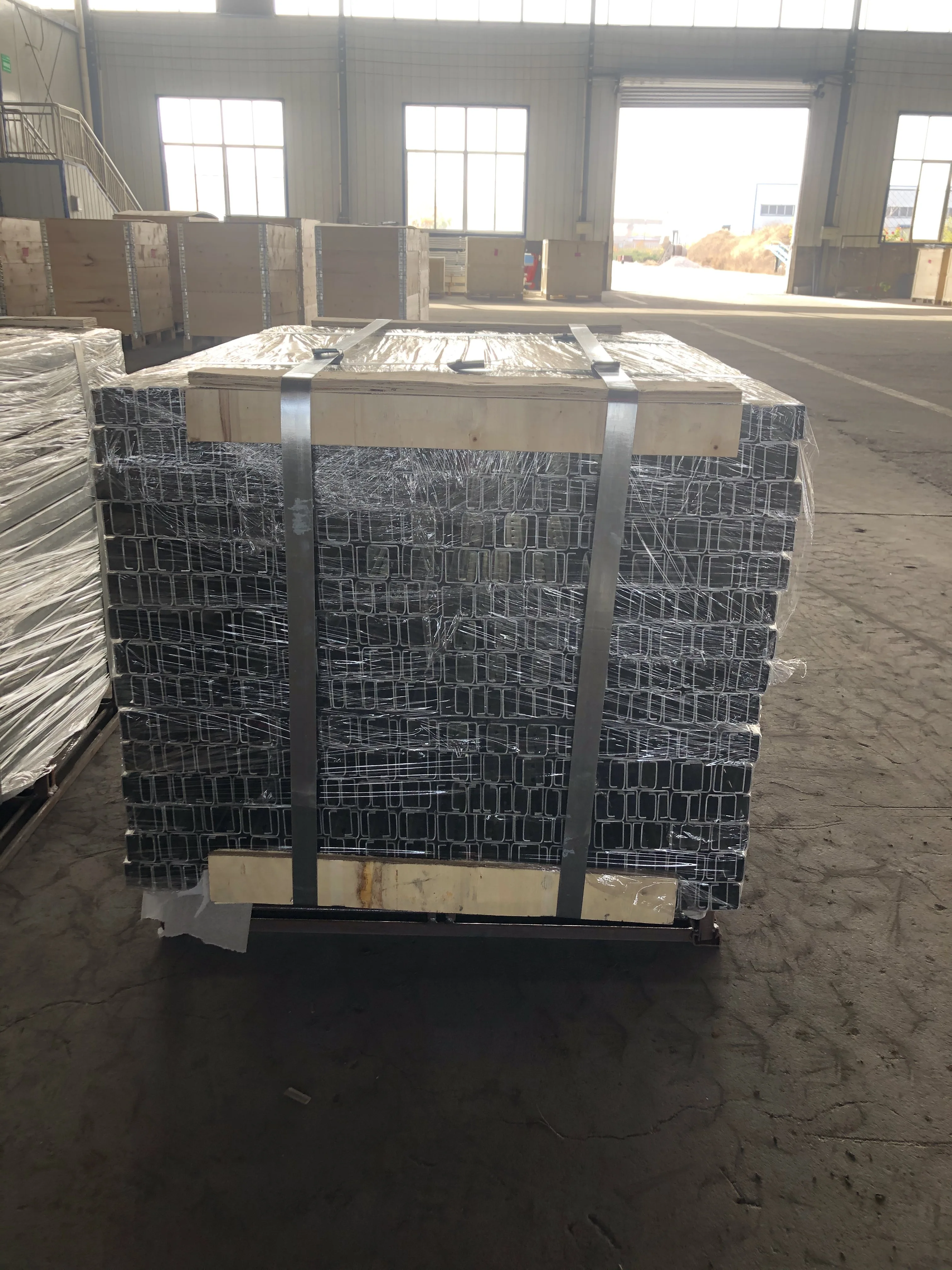 Cheap Price Hot Selling Electric Galvanized 20 X 10 Slotted U Strut Channel Manufacturer