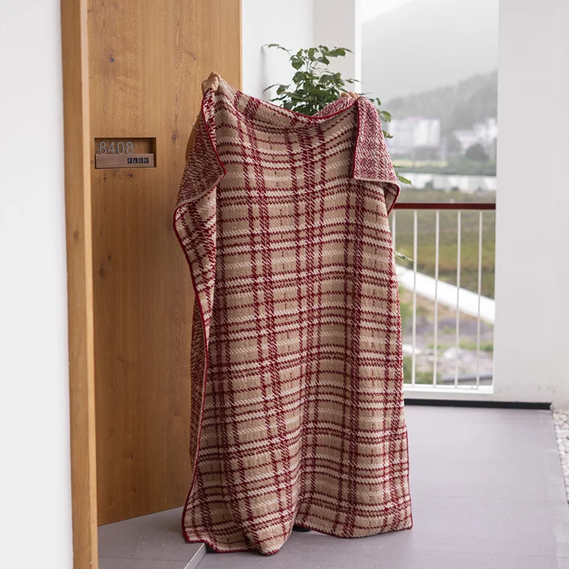 100% Polyester Eco-Friendly Modern Luxury Jacquard  Cozy Knit Blanket Handcrafted Bedding & Decorative Use