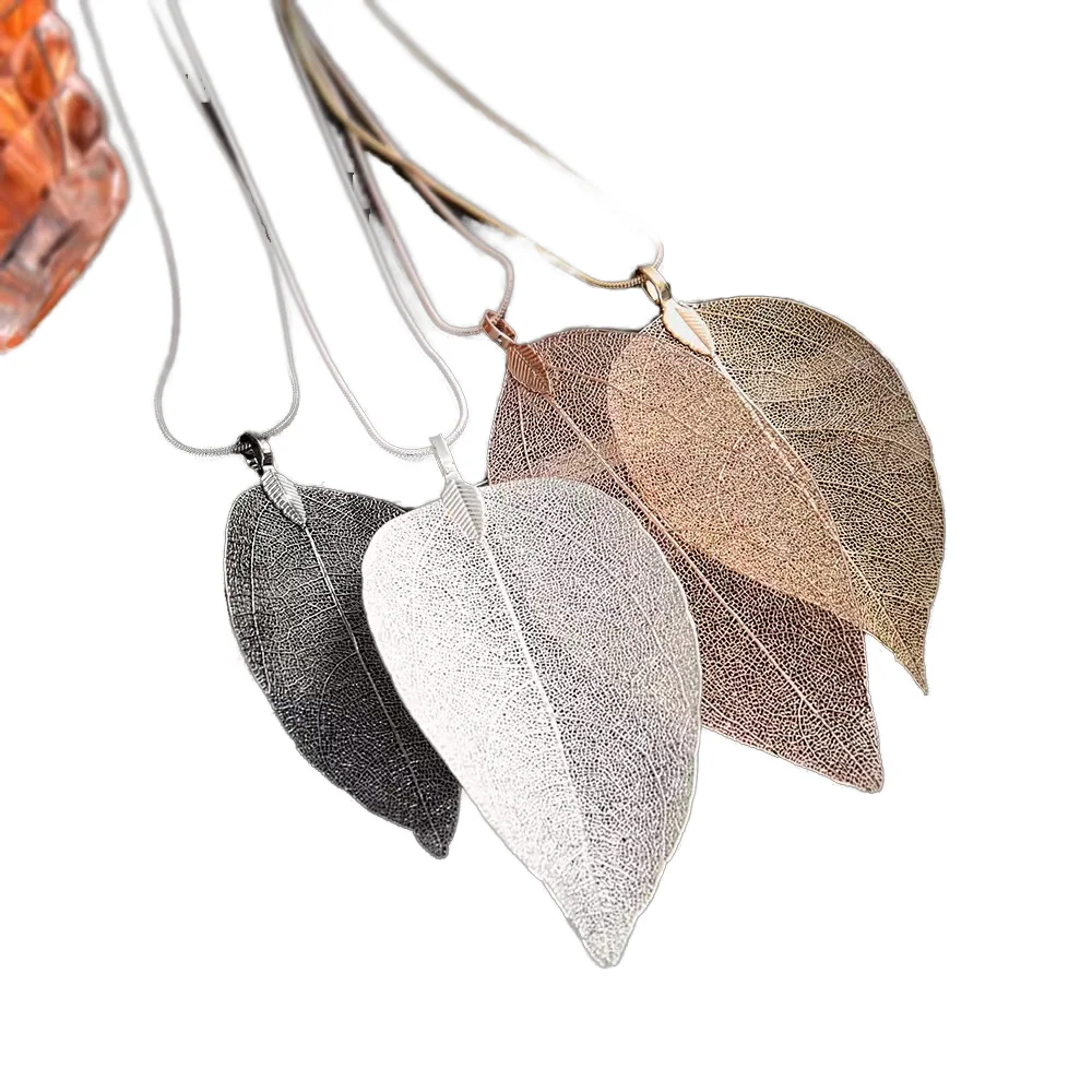 Wholesale Fashion Jewelry for Women Gold-Plated Alloy Link Pendant Necklace Autumn/Winter Charm Couple Leaf Design for Women