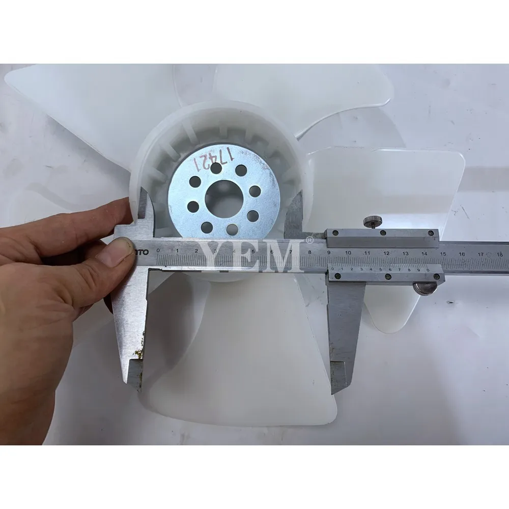 Good Quality D902 Fan Blade 17421-74110 Fit for Kubota D902 Engine. 3