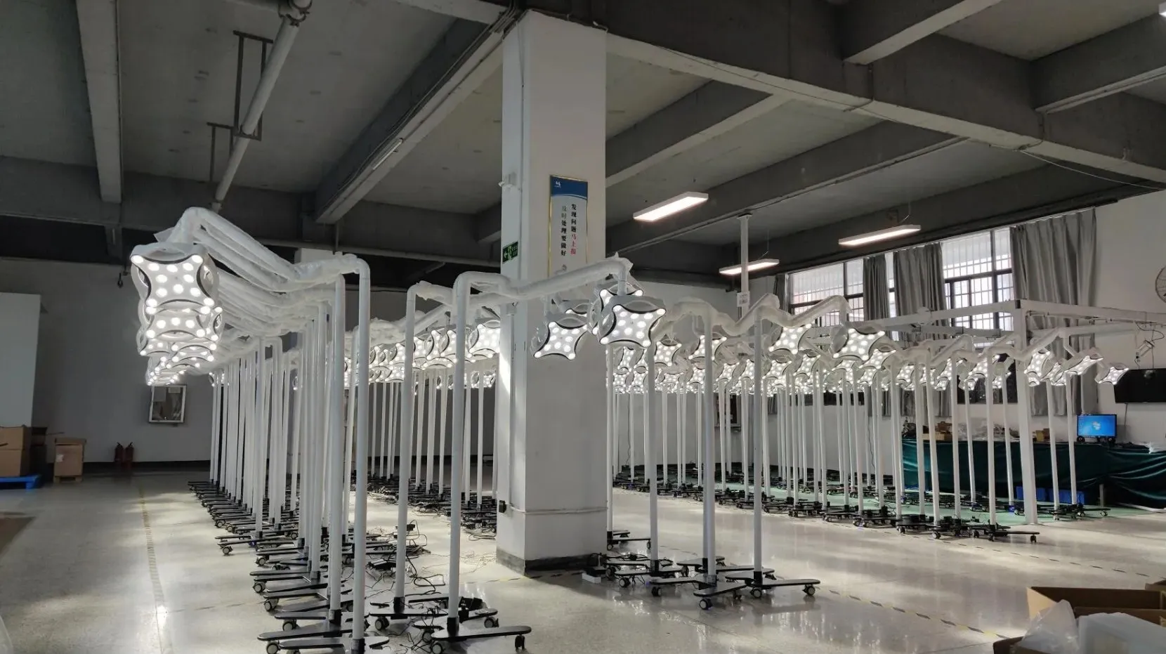 High Illumination Surgical Light Led 500 Shadowless Operating Lamp Double Heads Led Operation Lighting supplier