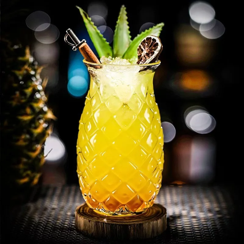 Modern Style Embossed Grid Pattern Transparent Pineapple Cup Creative Cocktail Glass for Parties for Wine & Juice Drinking