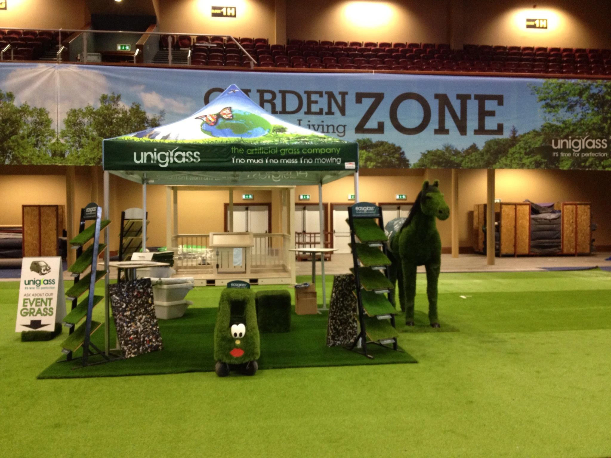 Uni Hot Sale Dog Toilet Grass Pet Pad Grass Mat For Pet Plastic Cat