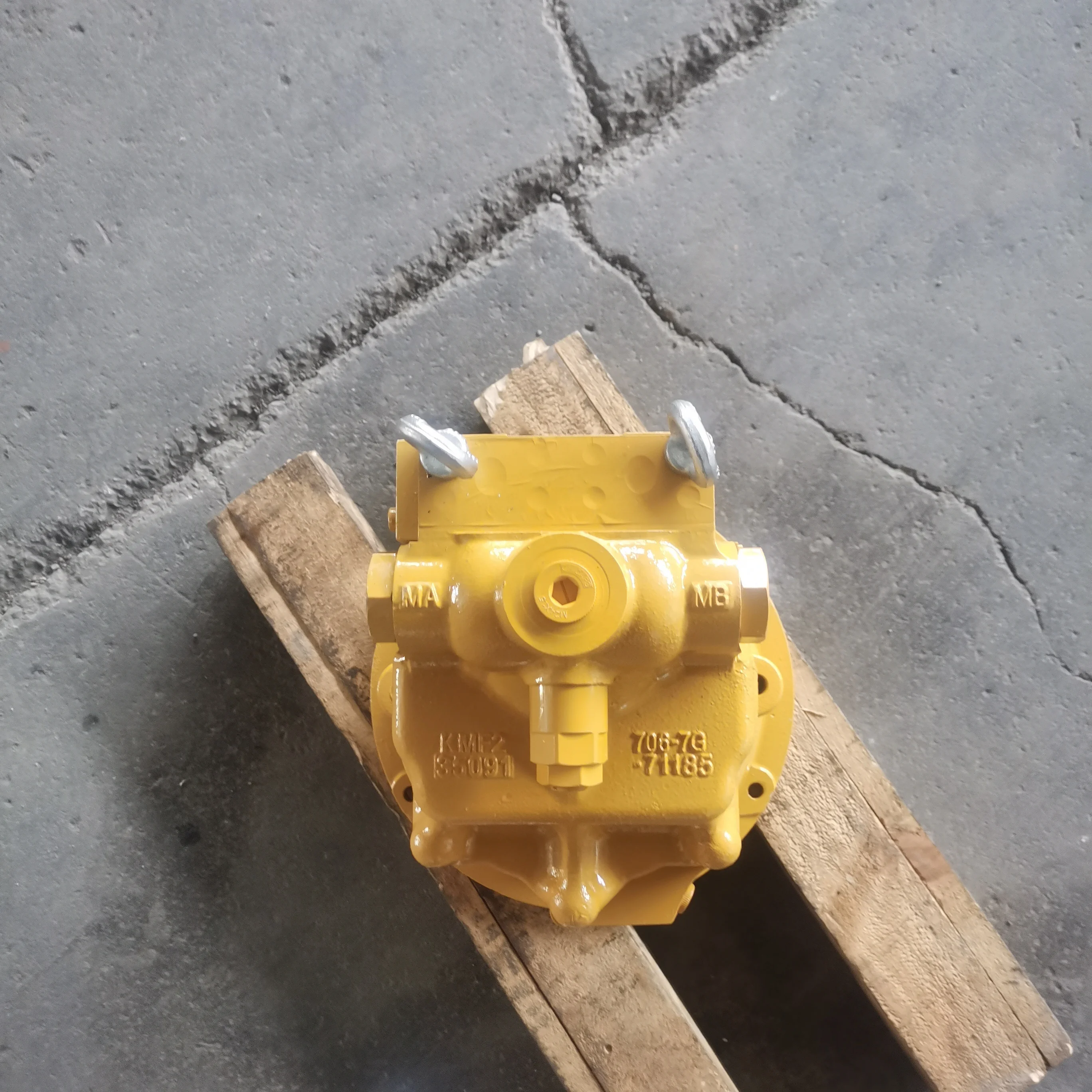 706-7G-01210 Swing Motor for Komatsu PC200-8 & PC200LC-8