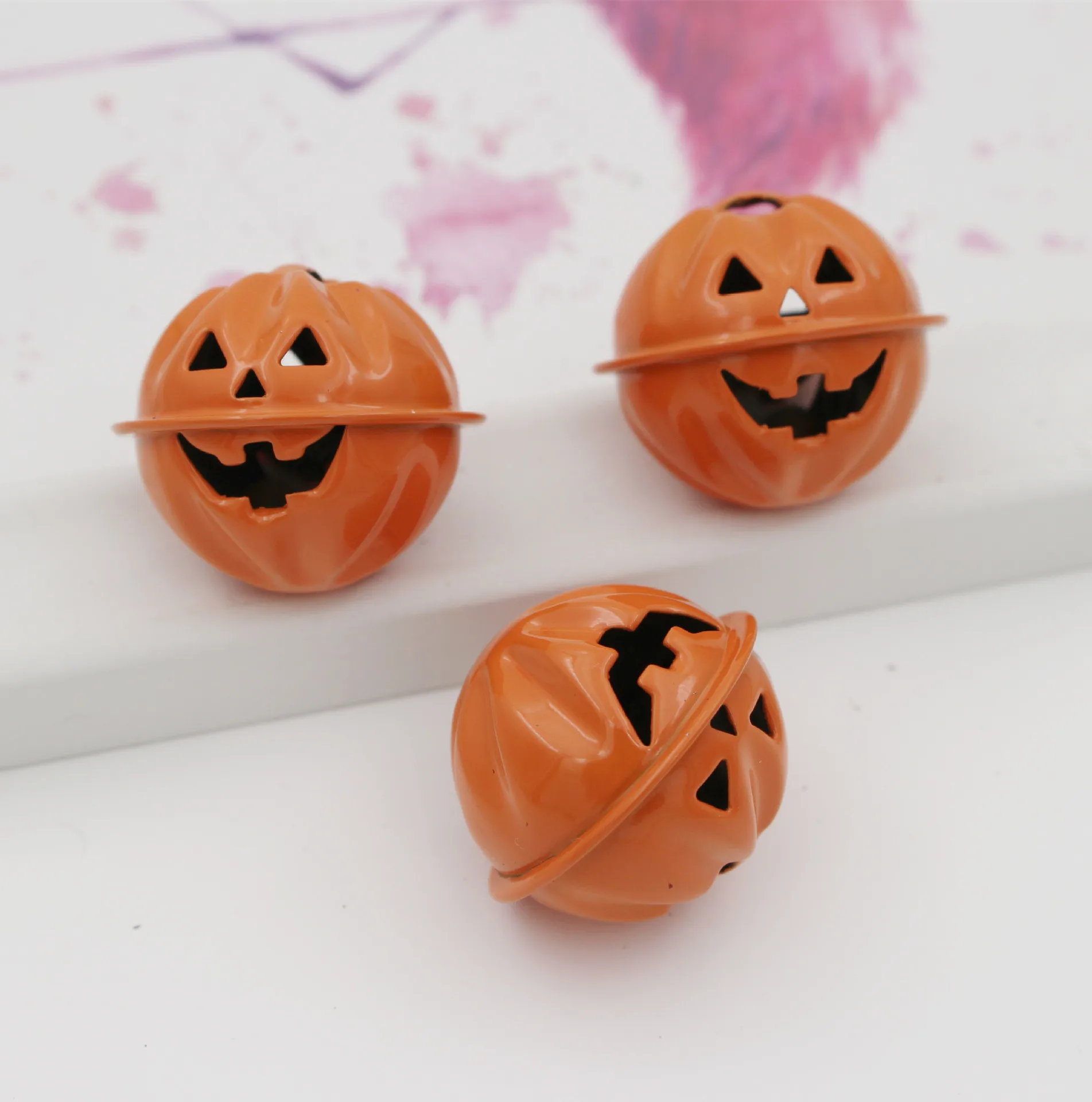 Wholesale 4cm Large Big Metal Crafts Bells Pumpkin Halloween Bell - Buy ...