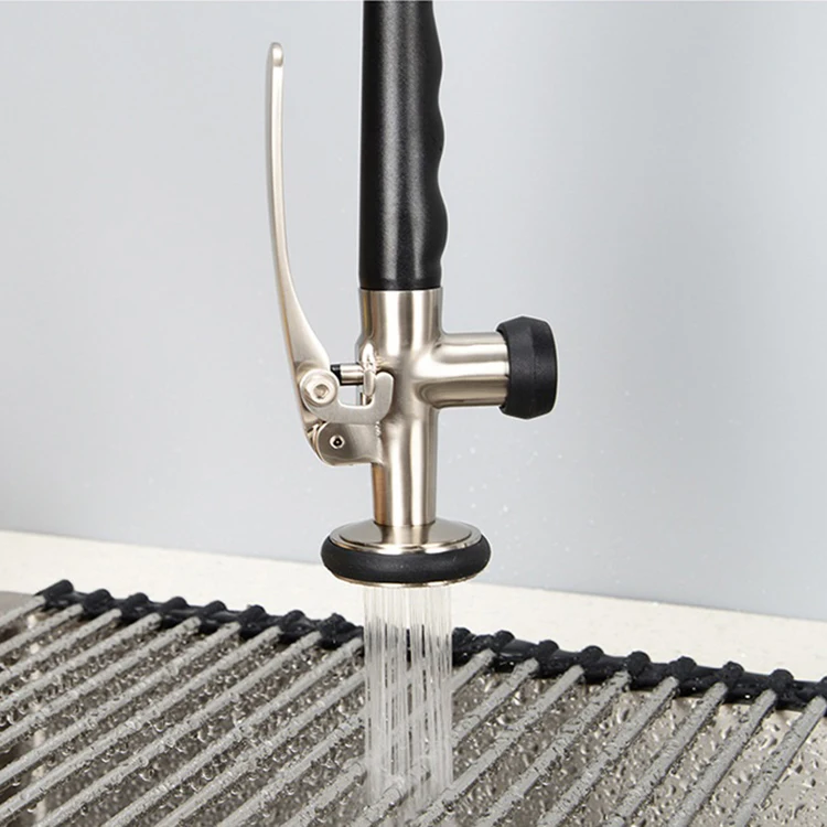 Mezclador de grifos de cocina con resorte extraíble de una sola palanca