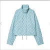 Chaqueta azul y verde