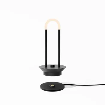 Customized 1Ports / 4 Ports / 8 Ports Wireless Charging Base Luxury Restaurant Table Lamp Lamp with Wireless Charger