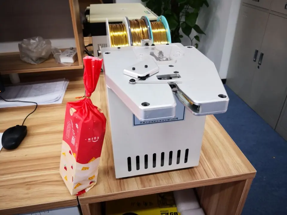 Adjustable Automatic Twist Tying Machine For Bakery/food Bags Buy