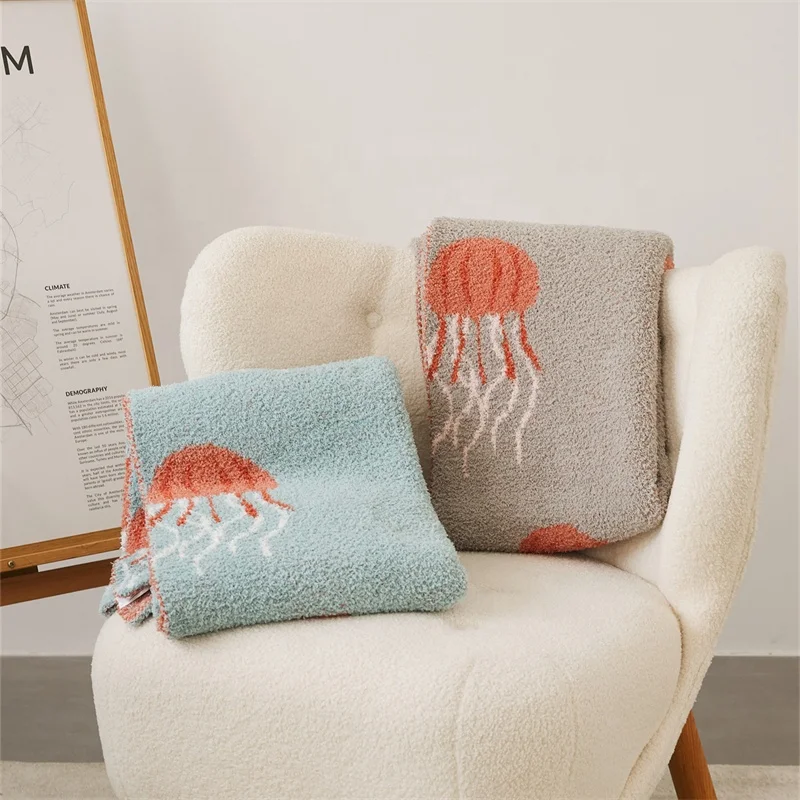 Super Cozy 100%Polyester  Jellyfish Jacquard knitted Microfiber Blanket For Home Decor sofa HW supplier