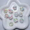 Cuentas redondas color crema sin diamantes.
