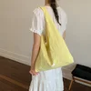 Bolso bandolera de nailon con estampado floral-amarillo