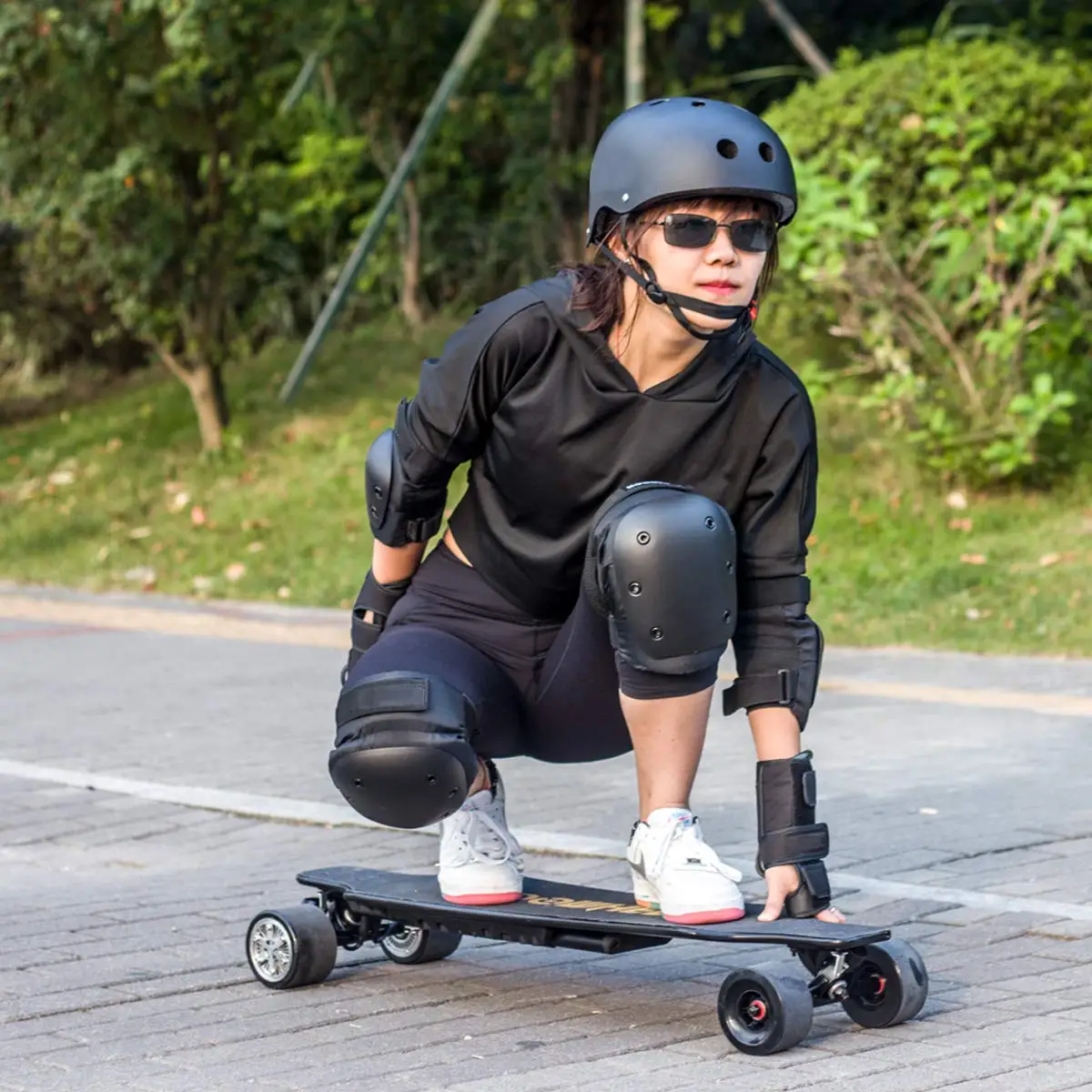 Спортивный защитный налокотник для