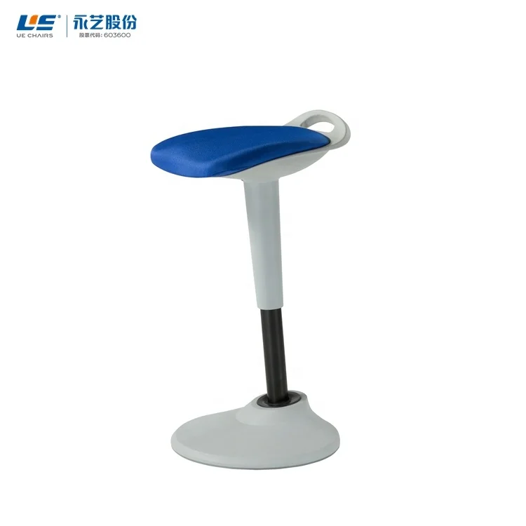 Офисное кресло с регулируемой высотой и углом наклона 360