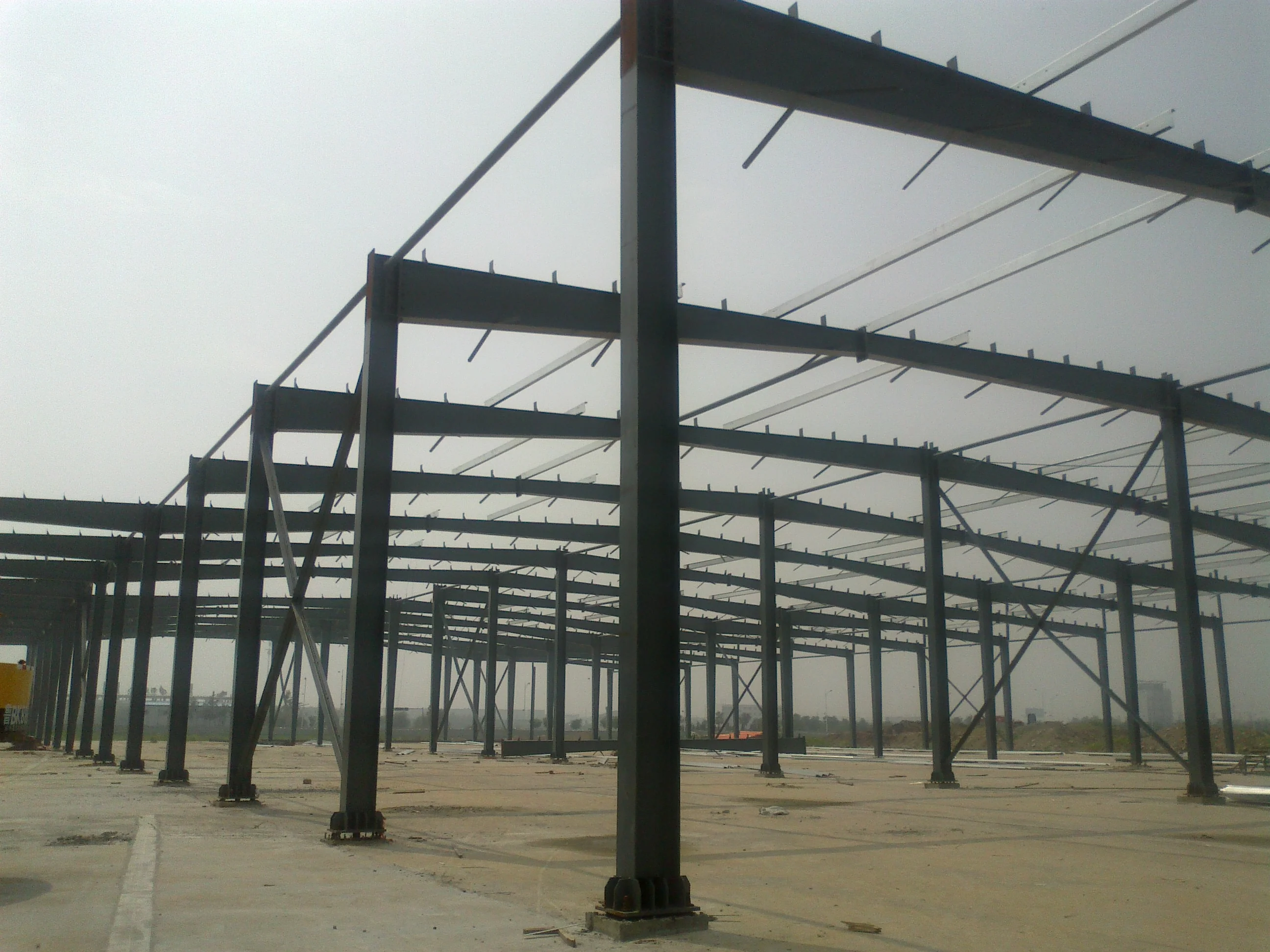 Angola Country Steel Structure Warehouse by Sandwich Panel Roof and Wall