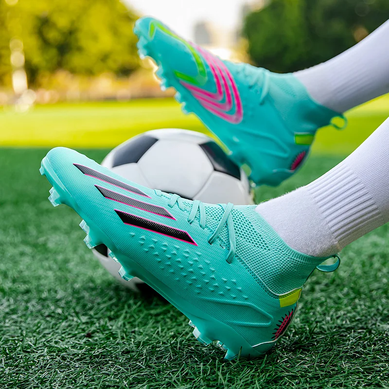 Top Quality Fashion Soccer Wear Shoes Cheap Sport Shoes Wholesale High